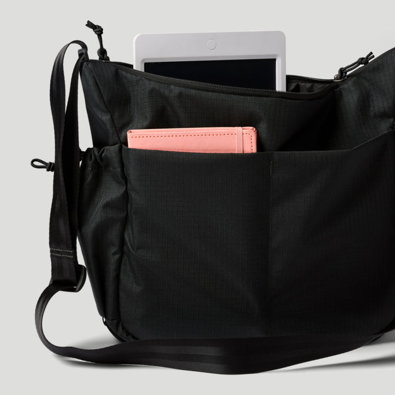 Viaje 12L Shoulder Bag