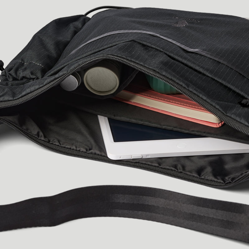 Viaje 12L Shoulder Bag