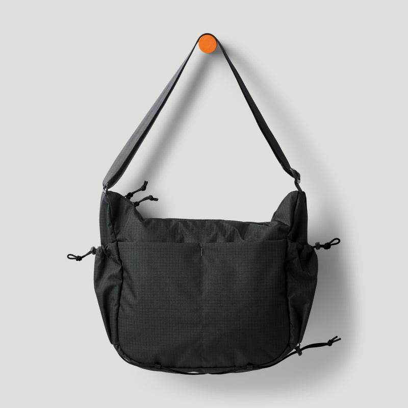 Viaje 12L Shoulder Bag