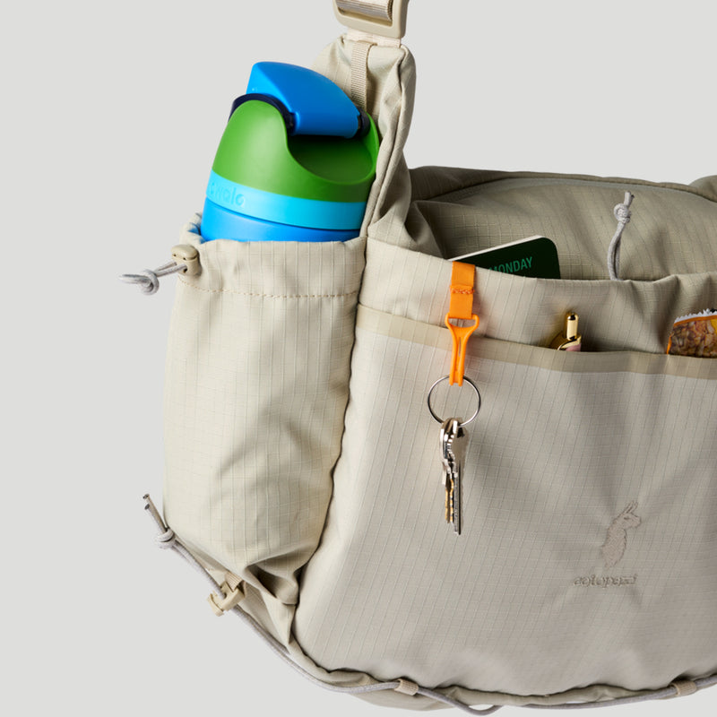 Viaje 12L Shoulder Bag