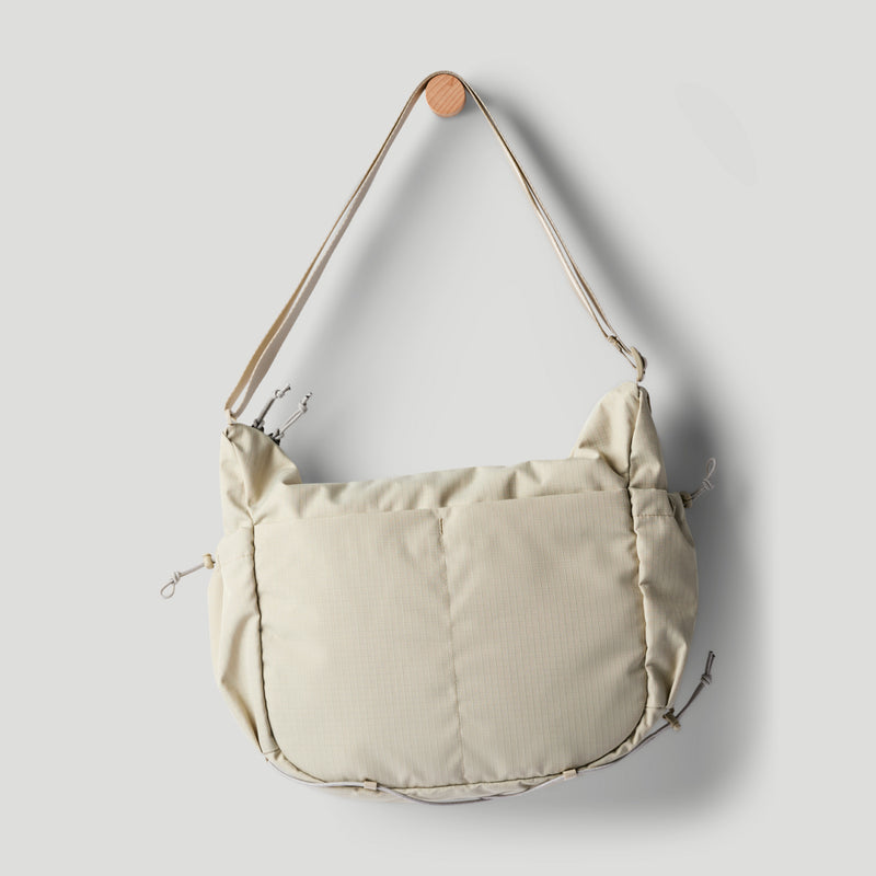 Viaje 12L Shoulder Bag