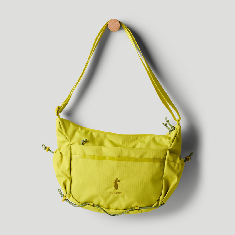 Viaje 9L Shoulder Bag