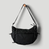 Viaje 9L Shoulder Bag