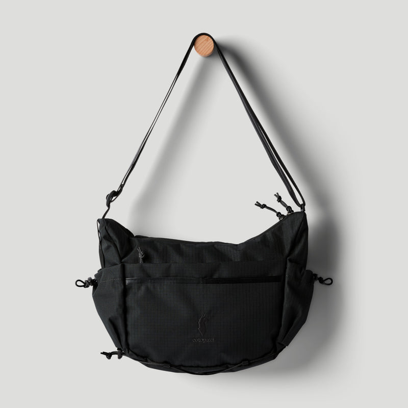 Viaje 9L Shoulder Bag