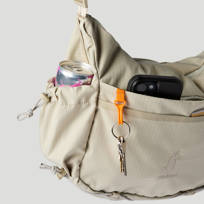 Viaje 9L Shoulder Bag