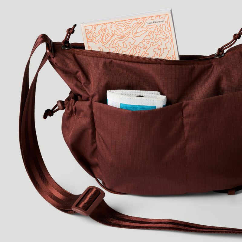 Viaje 9L Shoulder Bag
