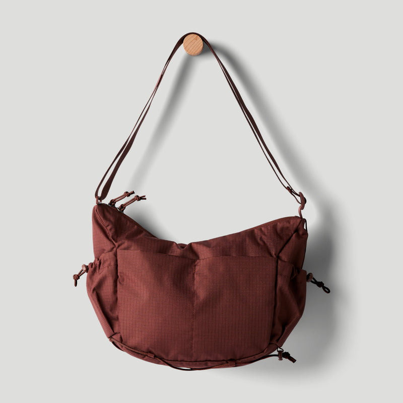 Viaje 9L Shoulder Bag